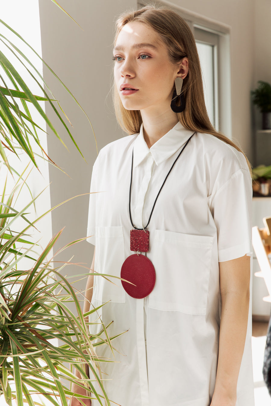 MIKA NECKLACE / Cherry red