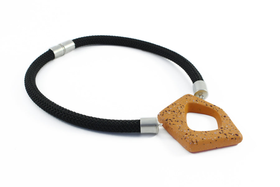 Chichi necklace / Marble