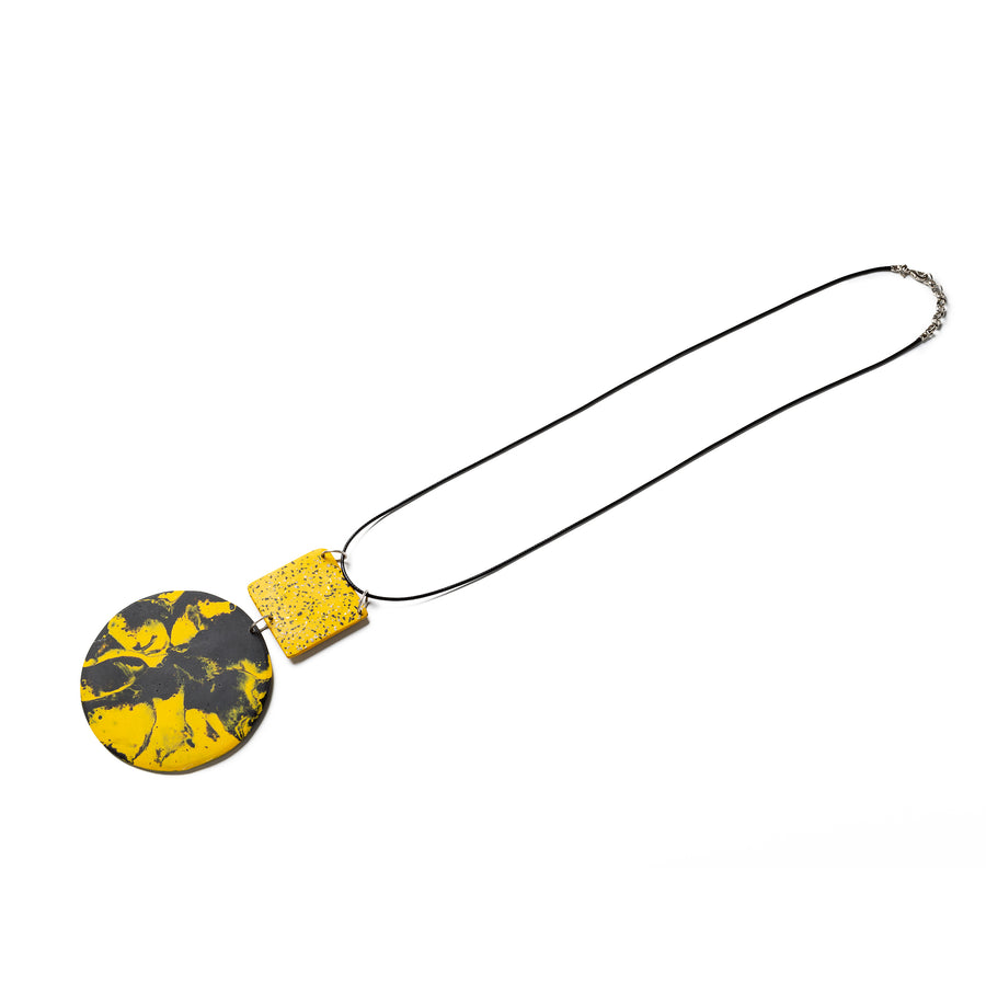 MIKA NECKLACE / Marble yellow