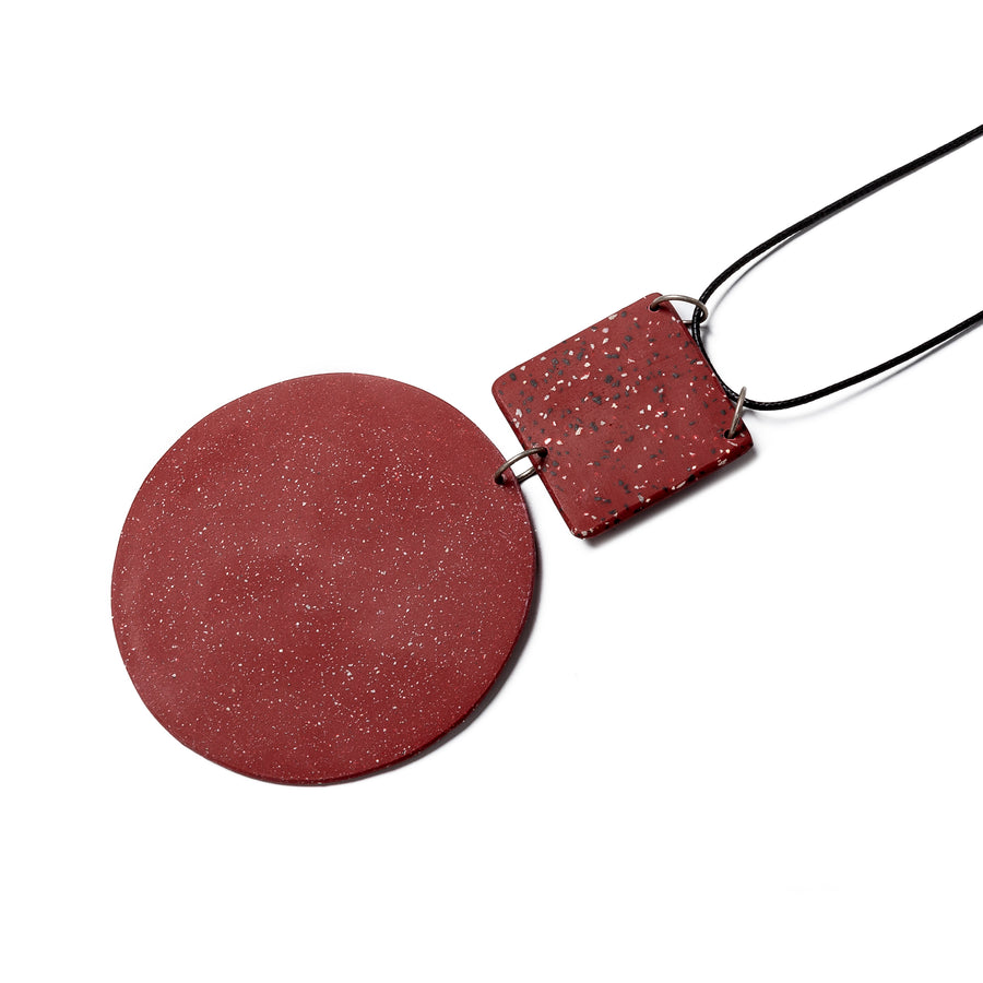 MIKA NECKLACE / Cherry red